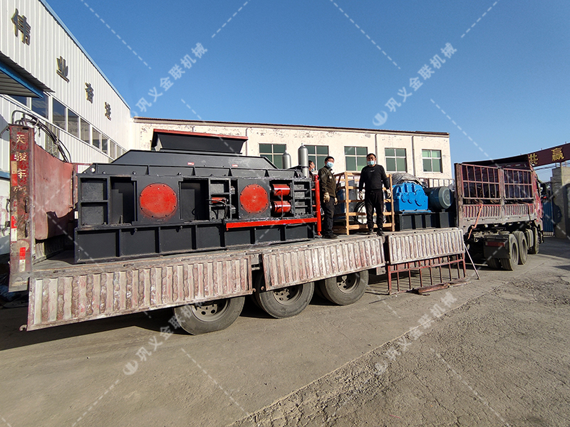2PGY1500x1000型液壓對輥破碎機(jī)發(fā)往云南昆明 2PGY1500x1000型液壓對輥破碎機(jī)發(fā)往云南昆明