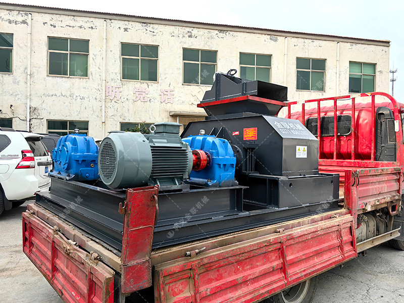 中型直連式對輥制砂機設備發(fā)貨圖片