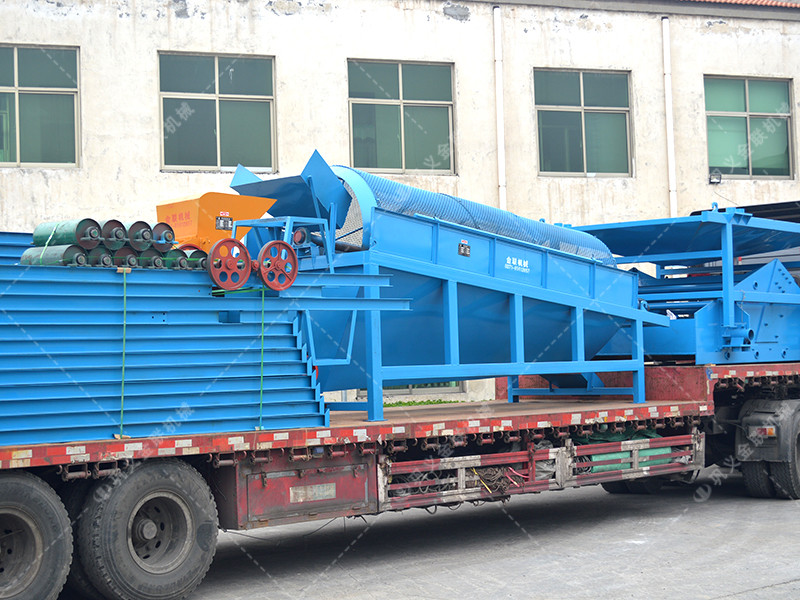 金礦石破碎生產線發(fā)貨圖片_雙級粉碎機,滾筒篩,脫水篩