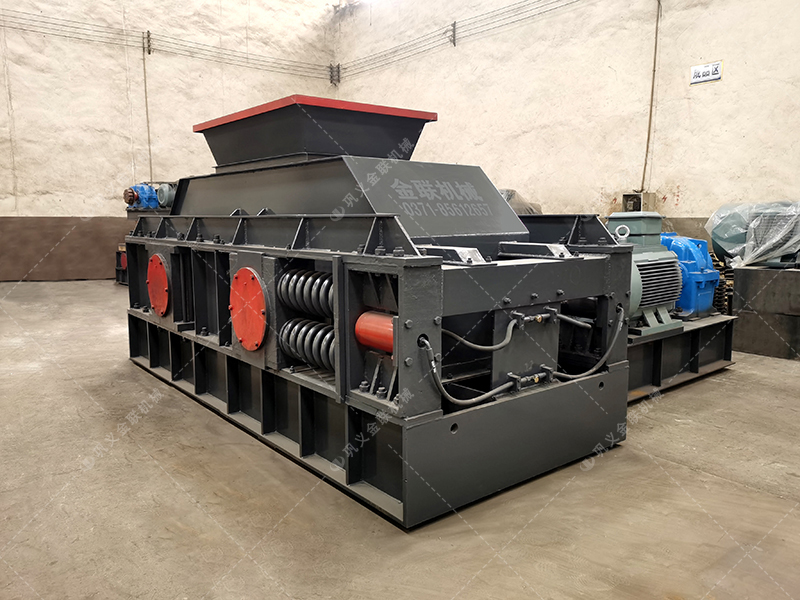 時(shí)產(chǎn)100噸瓜米石對(duì)輥制砂機(jī)有哪些型號(hào)？?jī)r(jià)格多少？