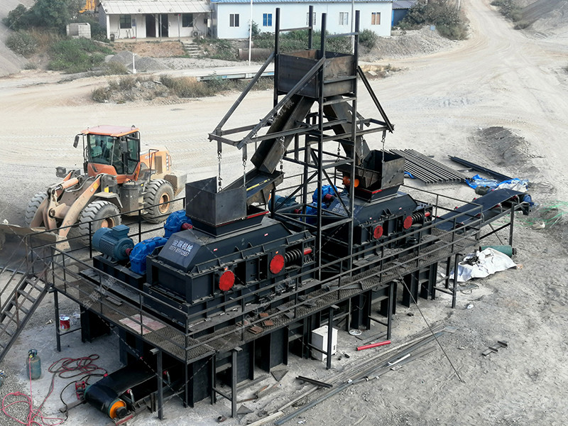 時(shí)產(chǎn)100噸瓜米石對(duì)輥制砂機(jī)有哪些型號(hào)？?jī)r(jià)格多少？