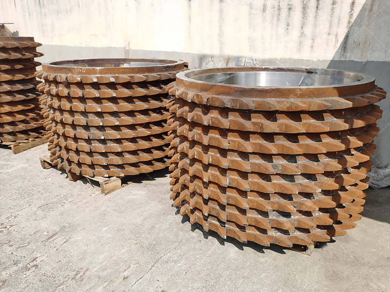 狼牙破碎機(jī)是什么設(shè)備？在哪些行業(yè)中有廣泛應(yīng)用？