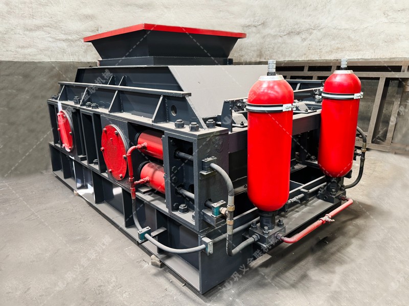 如何正確操作石英石對輥制砂機以提高生產(chǎn)效率？