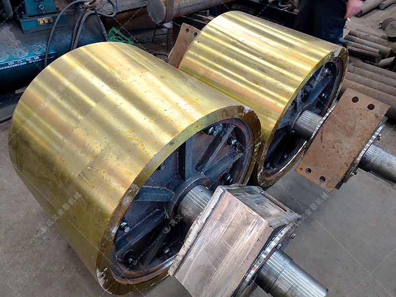 青石制砂難題多？對(duì)輥破碎機(jī)如何輕松應(yīng)對(duì)？