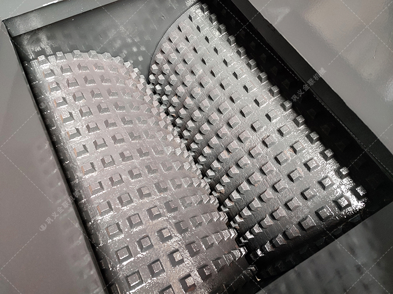 瀝青混合料性能不達(dá)標(biāo)？雙齒輥破碎機(jī)助你提升路面質(zhì)量