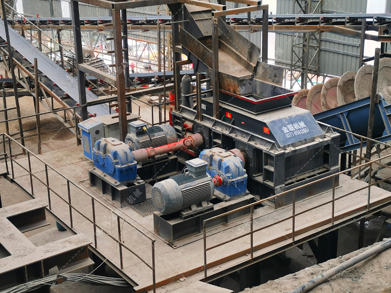 礦用液壓對輥制砂機(jī)如何實現(xiàn)砂石細(xì)碎與高產(chǎn)雙提升？